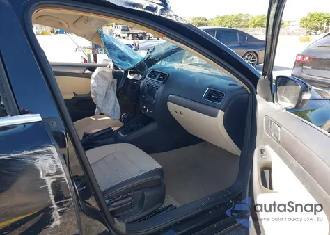 2012 Volkswagen Jetta 2.5L Sel Premium z USA, uszkodzony, nr VIN 3VWLP7AJ5CM367127